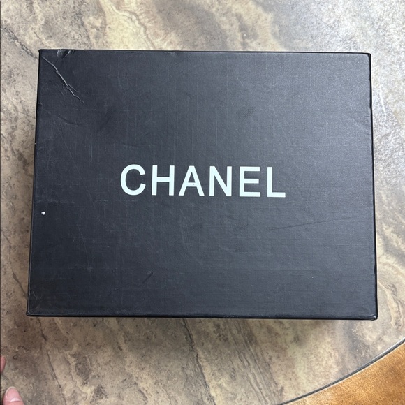 CHANEL Black Gift Set Packaging - Picture 4 of 7